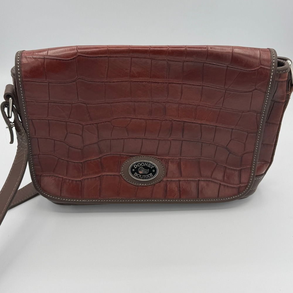 Dooney & Bourke Vintage Brown Croc Embossed Leather Crossbody Bayou Collection